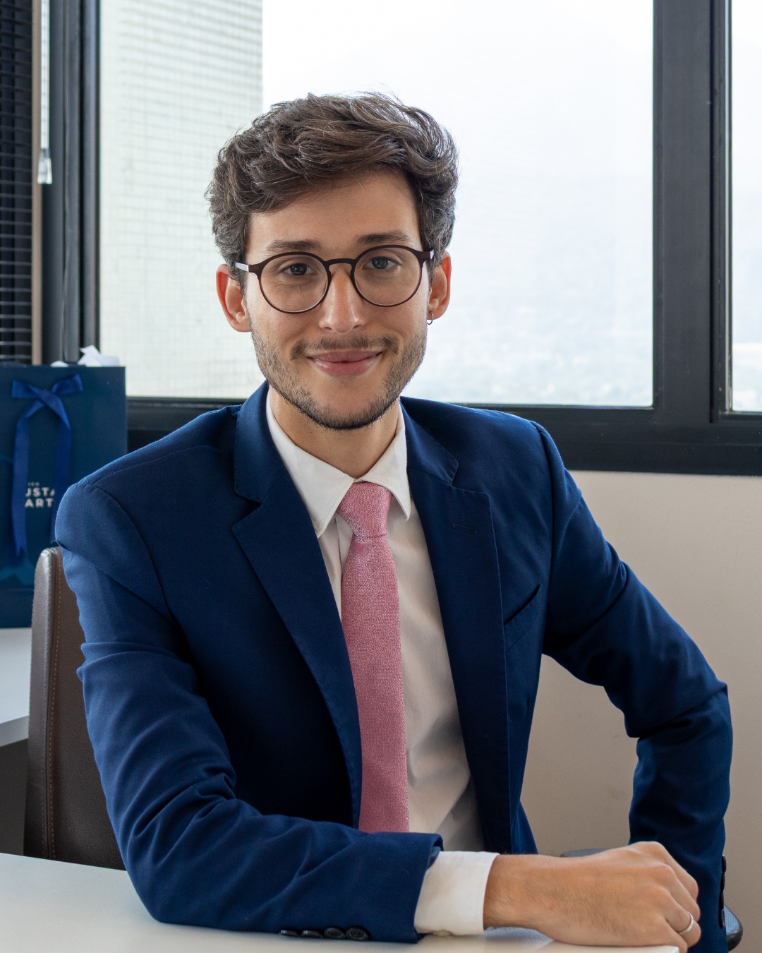 Dr. Gustavo Martins — Cirurgião-dentista e Biomédico